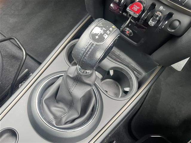 MINI クーパーD クロスオーバー ドライビング・アシスト(前車接近警告機能・衝突回避、被害軽減ブレーキ) ACC 純正HDDナビ(Bluetooth/USB/AM/FM/AUX) 社外フルセグTV Bカメラ コーナーセンサー(リヤ)(20枚目)