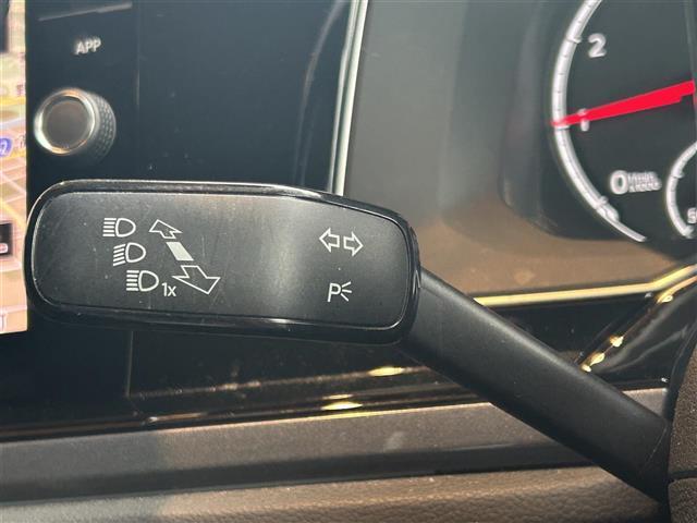 ポロ TSIハイライン フルセグテレビ クルーズコントロール バックカメラ 衝突軽減ブレーキ 横滑り防止 オートライト プッシュスタート MTモード付AT アイドリングストップ(6枚目)