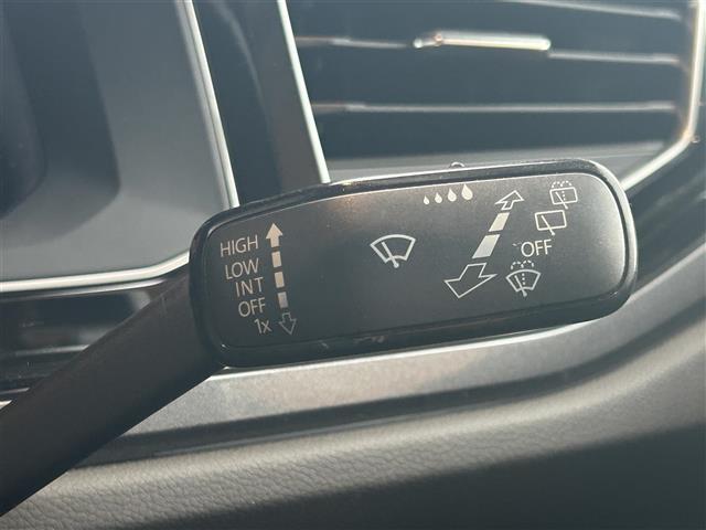 ポロ TSIハイライン フルセグテレビ クルーズコントロール バックカメラ 衝突軽減ブレーキ 横滑り防止 オートライト プッシュスタート MTモード付AT アイドリングストップ(7枚目)