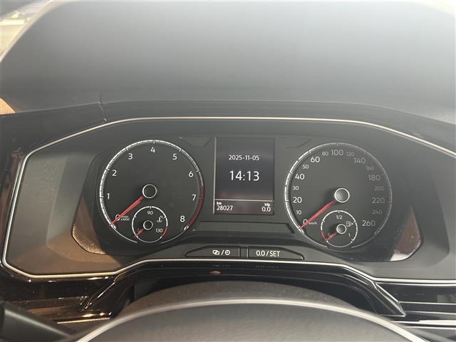 ポロ TSIハイライン フルセグテレビ クルーズコントロール バックカメラ 衝突軽減ブレーキ 横滑り防止 オートライト プッシュスタート MTモード付AT アイドリングストップ(8枚目)