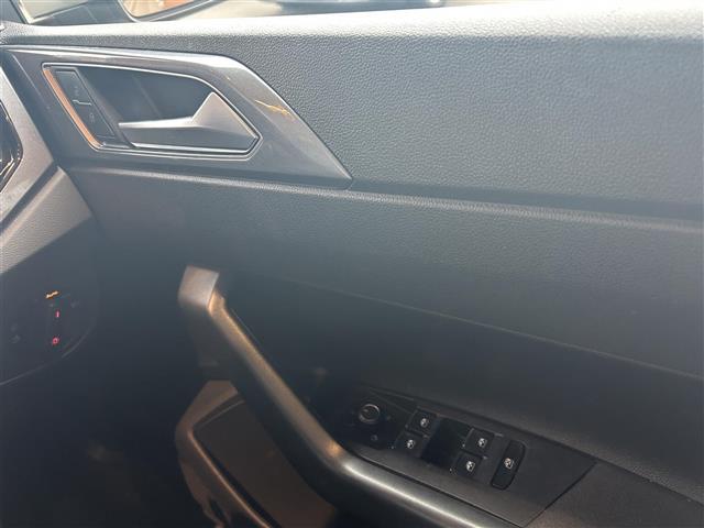 ポロ TSIハイライン フルセグテレビ クルーズコントロール バックカメラ 衝突軽減ブレーキ 横滑り防止 オートライト プッシュスタート MTモード付AT アイドリングストップ(15枚目)