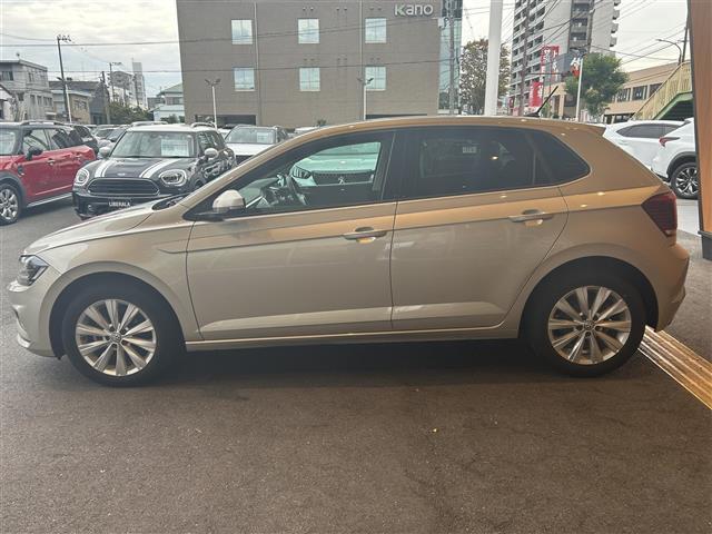 ポロ TSIハイライン フルセグテレビ クルーズコントロール バックカメラ 衝突軽減ブレーキ 横滑り防止 オートライト プッシュスタート MTモード付AT アイドリングストップ(40枚目)