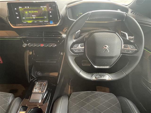 リベラーラはガリバーグループのＢＭＷ、メルセデスベンツ、アウディなどの輸入車専門店です。