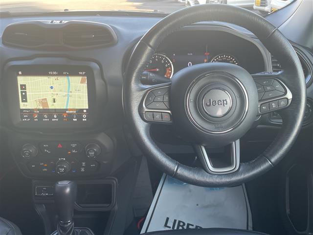 ジープ・レネゲード リミテッド　☆純正ナビ【フルセグＴＶ／ＢＴ／Ａｐｐｌｅｃａｒｐｌａｙ／Ａｎｄｒｏｉｄ　Ａｕｔｏ】☆アドバンストブレーキアシスト☆ＬａｎｅＳｅｎｓｅＴＭ車線逸脱警報プラス☆前面衝突警報☆ブラインドスポットモニター（2枚目）