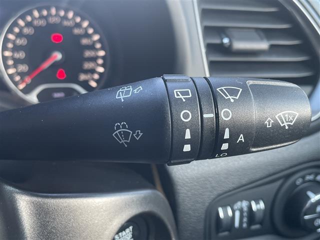 ジープ・レネゲード リミテッド　☆純正ナビ【フルセグＴＶ／ＢＴ／Ａｐｐｌｅｃａｒｐｌａｙ／Ａｎｄｒｏｉｄ　Ａｕｔｏ】☆アドバンストブレーキアシスト☆ＬａｎｅＳｅｎｓｅＴＭ車線逸脱警報プラス☆前面衝突警報☆ブラインドスポットモニター（8枚目）