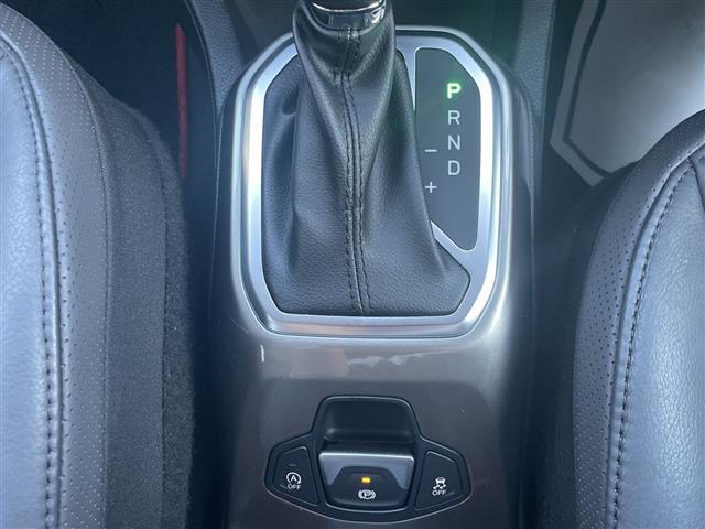 ジープ・レネゲード リミテッド　☆純正ナビ【フルセグＴＶ／ＢＴ／Ａｐｐｌｅｃａｒｐｌａｙ／Ａｎｄｒｏｉｄ　Ａｕｔｏ】☆アドバンストブレーキアシスト☆ＬａｎｅＳｅｎｓｅＴＭ車線逸脱警報プラス☆前面衝突警報☆ブラインドスポットモニター（14枚目）