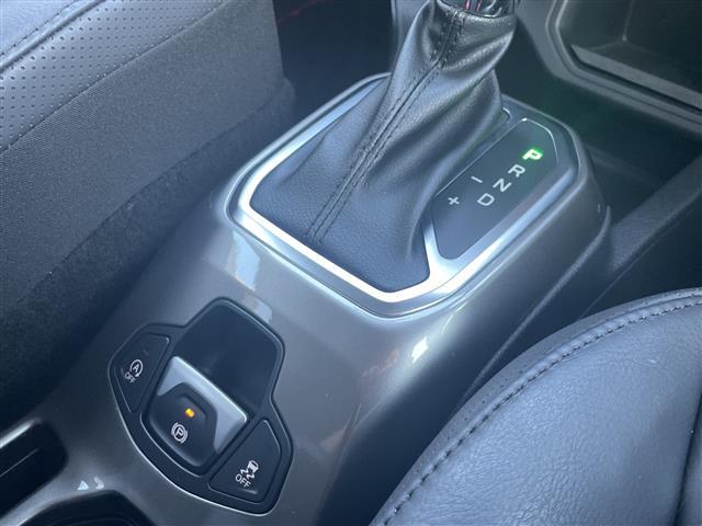 ジープ・レネゲード リミテッド　☆純正ナビ【フルセグＴＶ／ＢＴ／Ａｐｐｌｅｃａｒｐｌａｙ／Ａｎｄｒｏｉｄ　Ａｕｔｏ】☆アドバンストブレーキアシスト☆ＬａｎｅＳｅｎｓｅＴＭ車線逸脱警報プラス☆前面衝突警報☆ブラインドスポットモニター（15枚目）