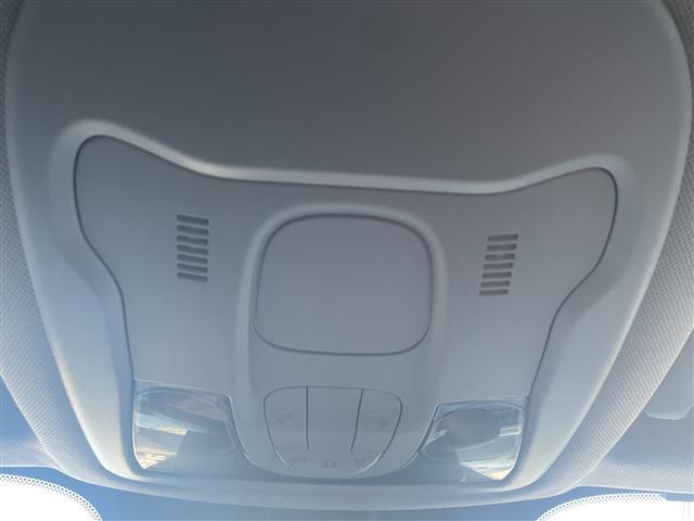 ジープ・レネゲード リミテッド　☆純正ナビ【フルセグＴＶ／ＢＴ／Ａｐｐｌｅｃａｒｐｌａｙ／Ａｎｄｒｏｉｄ　Ａｕｔｏ】☆アドバンストブレーキアシスト☆ＬａｎｅＳｅｎｓｅＴＭ車線逸脱警報プラス☆前面衝突警報☆ブラインドスポットモニター（20枚目）