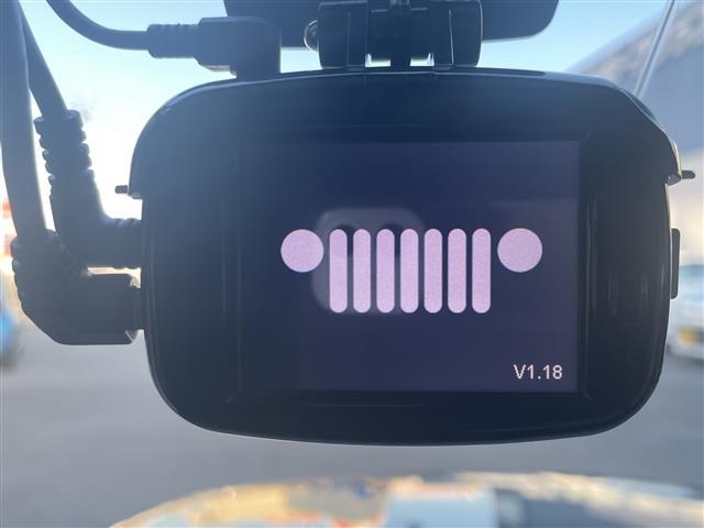 ジープ・レネゲード リミテッド　☆純正ナビ【フルセグＴＶ／ＢＴ／Ａｐｐｌｅｃａｒｐｌａｙ／Ａｎｄｒｏｉｄ　Ａｕｔｏ】☆アドバンストブレーキアシスト☆ＬａｎｅＳｅｎｓｅＴＭ車線逸脱警報プラス☆前面衝突警報☆ブラインドスポットモニター（21枚目）