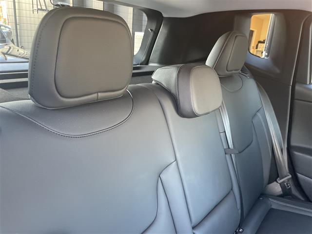 ジープ・レネゲード リミテッド　☆純正ナビ【フルセグＴＶ／ＢＴ／Ａｐｐｌｅｃａｒｐｌａｙ／Ａｎｄｒｏｉｄ　Ａｕｔｏ】☆アドバンストブレーキアシスト☆ＬａｎｅＳｅｎｓｅＴＭ車線逸脱警報プラス☆前面衝突警報☆ブラインドスポットモニター（29枚目）