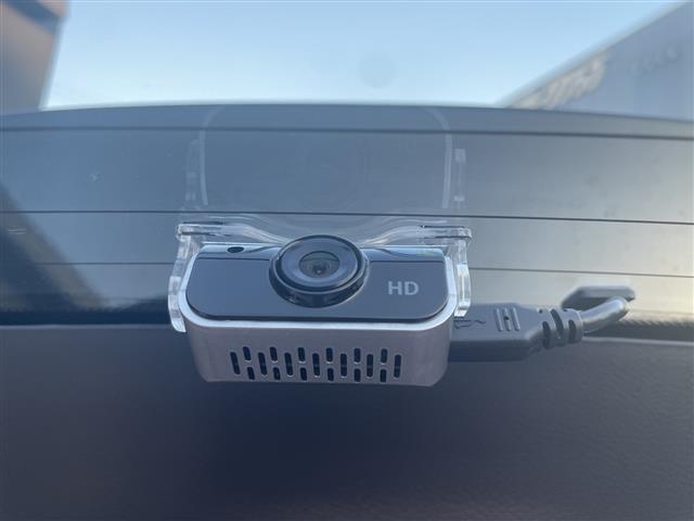 ジープ・レネゲード リミテッド　☆純正ナビ【フルセグＴＶ／ＢＴ／Ａｐｐｌｅｃａｒｐｌａｙ／Ａｎｄｒｏｉｄ　Ａｕｔｏ】☆アドバンストブレーキアシスト☆ＬａｎｅＳｅｎｓｅＴＭ車線逸脱警報プラス☆前面衝突警報☆ブラインドスポットモニター（33枚目）