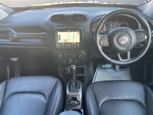 ジープ・レネゲード リミテッド　☆純正ナビ【フルセグＴＶ／ＢＴ／Ａｐｐｌｅｃａｒｐｌａｙ／Ａｎｄｒｏｉｄ　Ａｕｔｏ】☆アドバンストブレーキアシスト☆ＬａｎｅＳｅｎｓｅＴＭ車線逸脱警報プラス☆前面衝突警報☆ブラインドスポットモニター（42枚目）