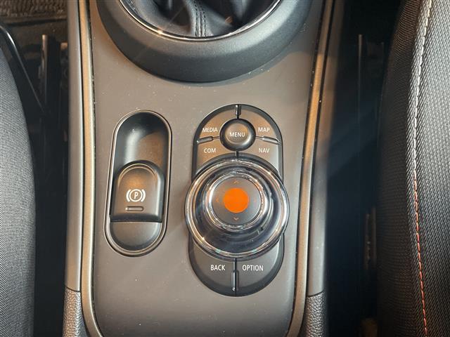 ＭＩＮＩ クーパーＤ　クロスオーバー　☆純正ナビ【ＢＴ／ＡＭ／ＦＭ】☆インテリジェントセーフティ・前車接近警告機能・衝突回避、被害軽減ブレーキ☆アクティブクルーズコントロール☆バックカメラ☆パワーバックドア☆前後ドライブレコーダー（14枚目）