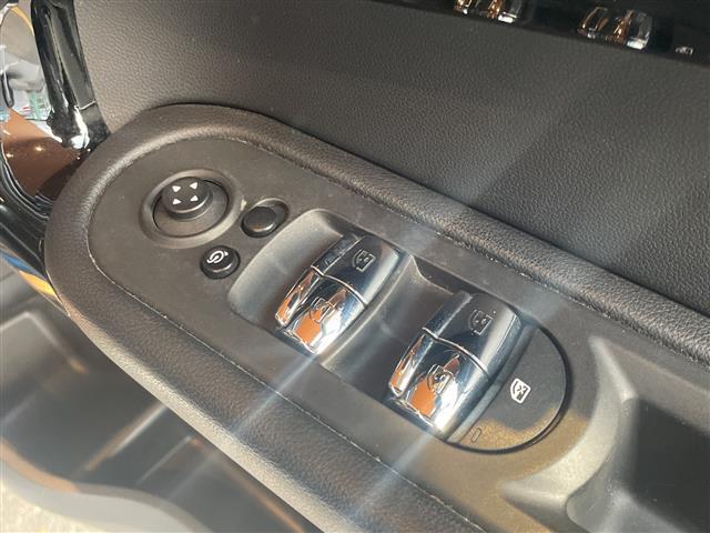 ＭＩＮＩ クーパーＤ　クロスオーバー　☆純正ナビ【ＢＴ／ＡＭ／ＦＭ】☆インテリジェントセーフティ・前車接近警告機能・衝突回避、被害軽減ブレーキ☆アクティブクルーズコントロール☆バックカメラ☆パワーバックドア☆前後ドライブレコーダー（19枚目）