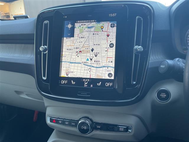 XC40 B4 AWD インスクリプション 純正ナビ 白レザーシート 前後ドラレコ フルセグTV harman/kardon パワーバックドア クルーズコントロール パイロットアシスト 全席シートヒーター ステアリングヒーター PWシート(9枚目)