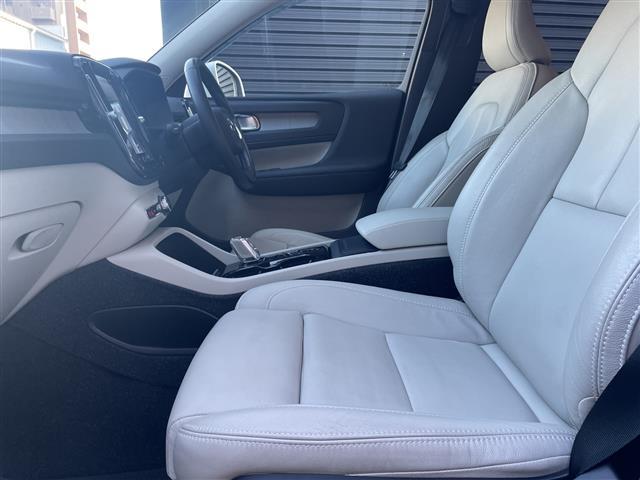 XC40 B4 AWD インスクリプション 純正ナビ 白レザーシート 前後ドラレコ フルセグTV harman/kardon パワーバックドア クルーズコントロール パイロットアシスト 全席シートヒーター ステアリングヒーター PWシート(30枚目)