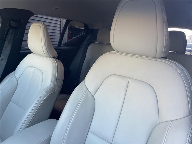 XC40 B4 AWD インスクリプション 純正ナビ 白レザーシート 前後ドラレコ フルセグTV harman/kardon パワーバックドア クルーズコントロール パイロットアシスト 全席シートヒーター ステアリングヒーター PWシート(31枚目)