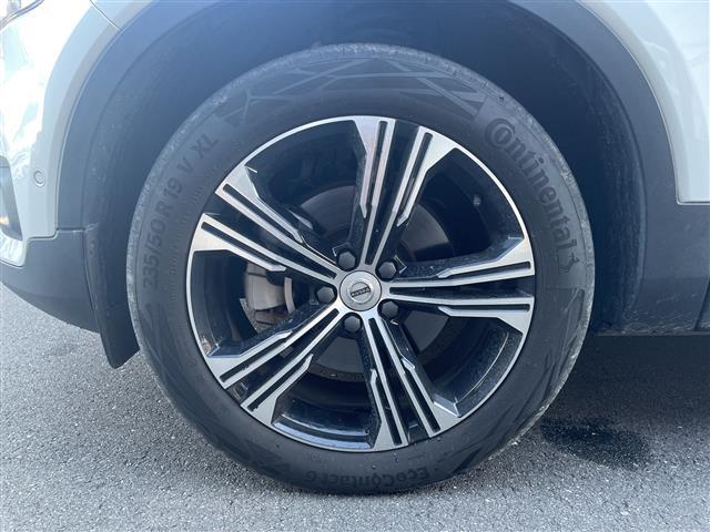 XC40 B4 AWD インスクリプション 純正ナビ 白レザーシート 前後ドラレコ フルセグTV harman/kardon パワーバックドア クルーズコントロール パイロットアシスト 全席シートヒーター ステアリングヒーター PWシート(35枚目)