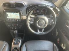 ＬＩＢＥＲＡＬＡは、輸入車選びの新たなスタイルを提案するインポート・セレクト・ブランドです。オーナー様となる方がクルマから直接感じる感性を第一にした、最良の一台との出会いをコーディネートいたします。 2