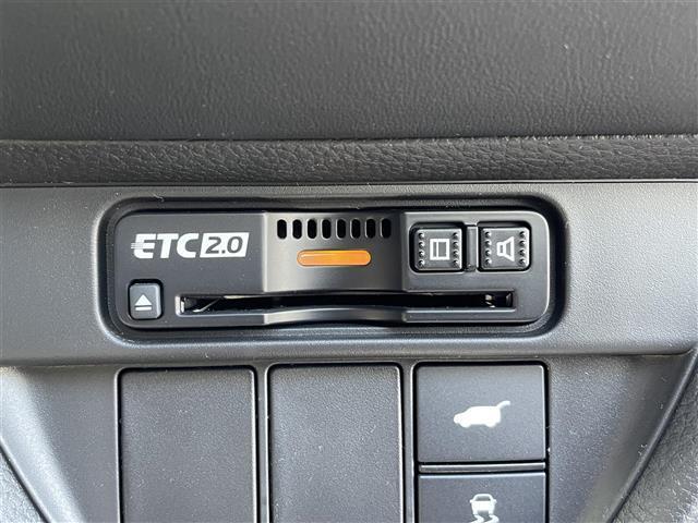 ＺＲ－Ｖ Ｚ　登録済み未使用車　ＢＯＳＥサウンド　全方位カメラ　メーカーナビ　ビルトインＥＴＣ２．０　置くだけ充電　パワーバックドア　黒革シート　シートヒーター　ステアリングヒーター　電動パーキングブレーキ（8枚目）