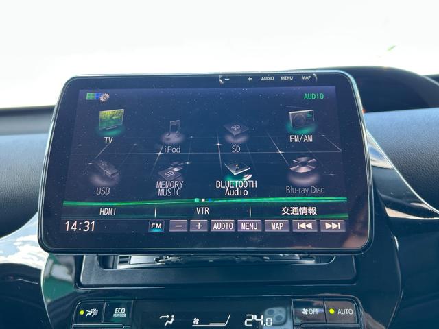 プリウス Aツーリングセレクション TRDフロントエアロパーツ トヨタセーフティセンス 車両接近通報装置 ヘッドアップディスプレイ フルセグテレビ ETC 前方ドライブレコーダー 運転席パワーシート シートヒーター EVモード(3枚目)