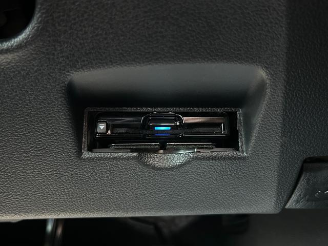 プリウス Aツーリングセレクション TRDフロントエアロパーツ トヨタセーフティセンス 車両接近通報装置 ヘッドアップディスプレイ フルセグテレビ ETC 前方ドライブレコーダー 運転席パワーシート シートヒーター EVモード(6枚目)