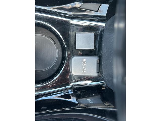 プリウス Aツーリングセレクション TRDフロントエアロパーツ トヨタセーフティセンス 車両接近通報装置 ヘッドアップディスプレイ フルセグテレビ ETC 前方ドライブレコーダー 運転席パワーシート シートヒーター EVモード(7枚目)