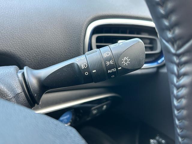プリウス Aツーリングセレクション TRDフロントエアロパーツ トヨタセーフティセンス 車両接近通報装置 ヘッドアップディスプレイ フルセグテレビ ETC 前方ドライブレコーダー 運転席パワーシート シートヒーター EVモード(14枚目)