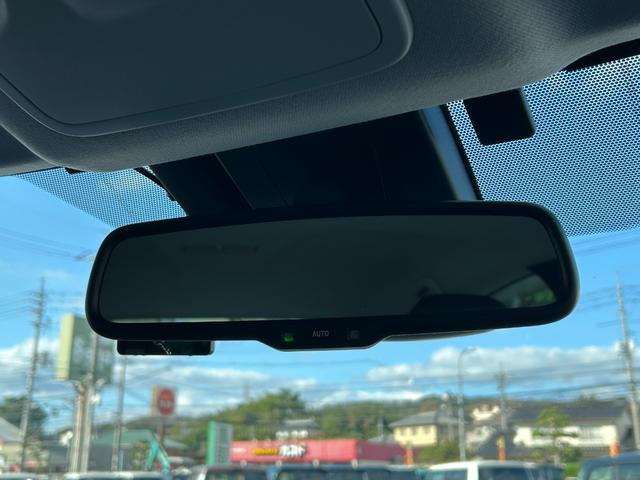 プリウス Aツーリングセレクション TRDフロントエアロパーツ トヨタセーフティセンス 車両接近通報装置 ヘッドアップディスプレイ フルセグテレビ ETC 前方ドライブレコーダー 運転席パワーシート シートヒーター EVモード(21枚目)