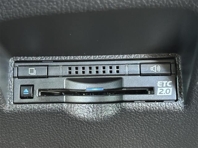 プリウスPHV Sナビパッケージ ・ステアリングヒーター レーダークルーズコントロール ビルトインETC メーカー11.6型ナビLEDライト バックカメラ プッシュスタート スペアキー(6枚目)