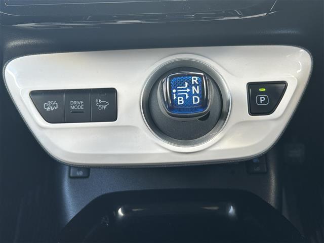 プリウスPHV Sナビパッケージ ・ステアリングヒーター レーダークルーズコントロール ビルトインETC メーカー11.6型ナビLEDライト バックカメラ プッシュスタート スペアキー(10枚目)
