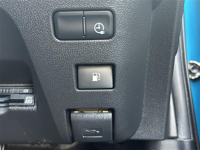 プリウスPHV Sナビパッケージ ・ステアリングヒーター レーダークルーズコントロール ビルトインETC メーカー11.6型ナビLEDライト バックカメラ プッシュスタート スペアキー(18枚目)