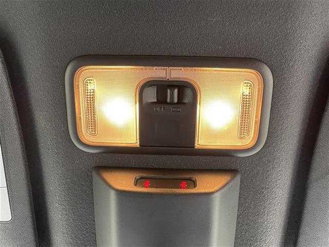 タント カスタムXスタイルセレクション メモリナビ 両側電動 半革 バックカメラ(11枚目)