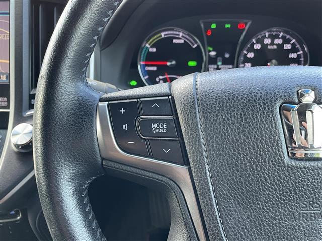 クラウンハイブリッド アスリートＳ　ブラックスタイル　純正ＨＤＤナビ　バックカメラ　クルーズコントロール　前席パワーシート　オプション１８インチ純正アルミホイール（7枚目）