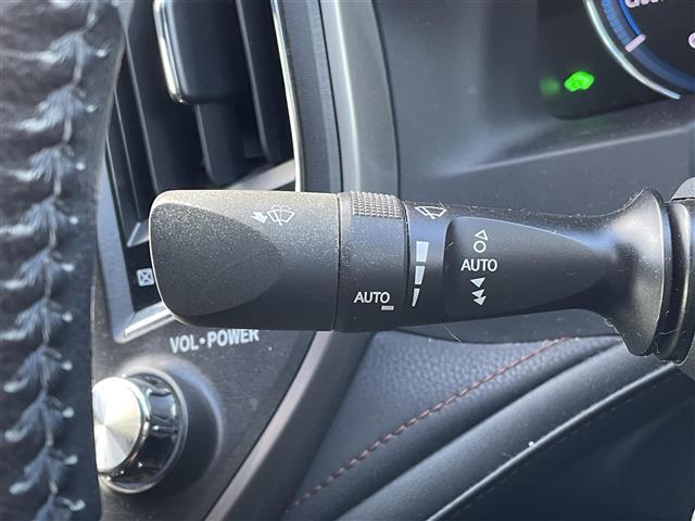 クラウンハイブリッド アスリートＳ　ブラックスタイル　純正ＨＤＤナビ　バックカメラ　クルーズコントロール　前席パワーシート　オプション１８インチ純正アルミホイール（9枚目）