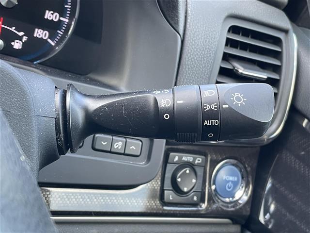 クラウンハイブリッド アスリートＳ　ブラックスタイル　純正ＨＤＤナビ　バックカメラ　クルーズコントロール　前席パワーシート　オプション１８インチ純正アルミホイール（10枚目）