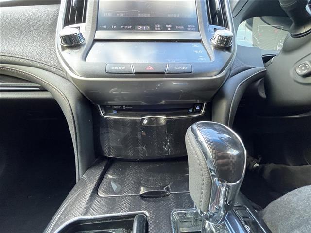 クラウンハイブリッド アスリートＳ　ブラックスタイル　純正ＨＤＤナビ　バックカメラ　クルーズコントロール　前席パワーシート　オプション１８インチ純正アルミホイール（13枚目）