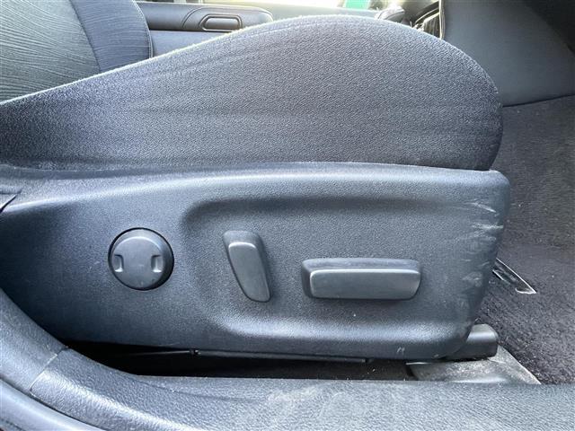 クラウンハイブリッド アスリートＳ　ブラックスタイル　純正ＨＤＤナビ　バックカメラ　クルーズコントロール　前席パワーシート　オプション１８インチ純正アルミホイール（16枚目）