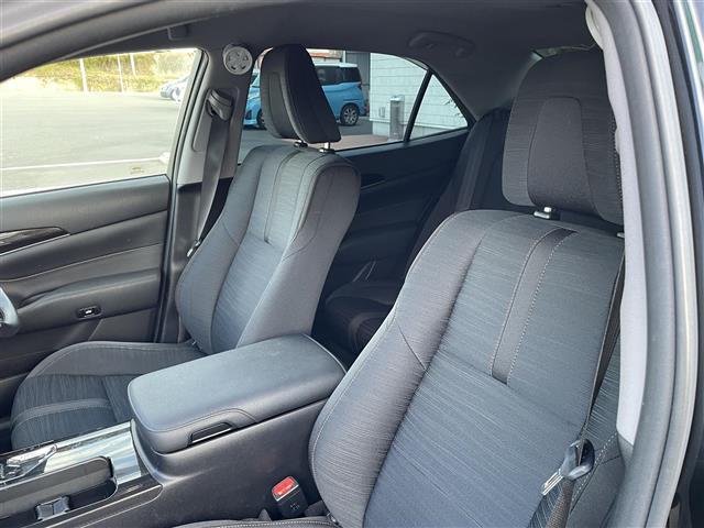 クラウンハイブリッド アスリートＳ　ブラックスタイル　純正ＨＤＤナビ　バックカメラ　クルーズコントロール　前席パワーシート　オプション１８インチ純正アルミホイール（19枚目）