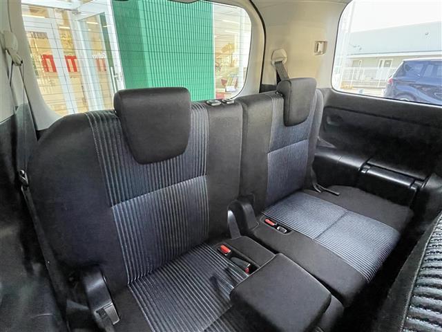ヴォクシー ＺＳ　煌ＩＩ　純正１０インチナビ　フルセグＴＶ　ＣＤ　ＤＶＤ　ＡＭ　ＦＭ　Ｂｌｕｅｔｏｏｔｈ　両側パワースライドドア　ドライブレコーダー　ＥＴＣ　バックカメラ　プリクラッシュセーフティ（27枚目）