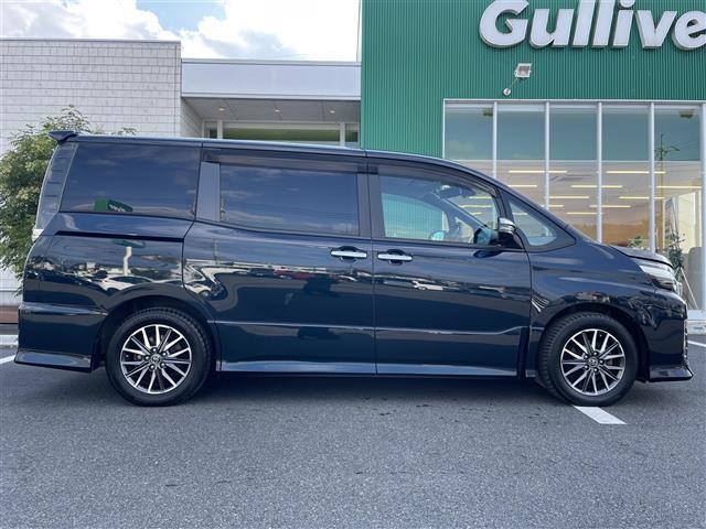 ヴォクシー ＺＳ　煌ＩＩ　純正１０インチナビ　フルセグＴＶ　ＣＤ　ＤＶＤ　ＡＭ　ＦＭ　Ｂｌｕｅｔｏｏｔｈ　両側パワースライドドア　ドライブレコーダー　ＥＴＣ　バックカメラ　プリクラッシュセーフティ（39枚目）