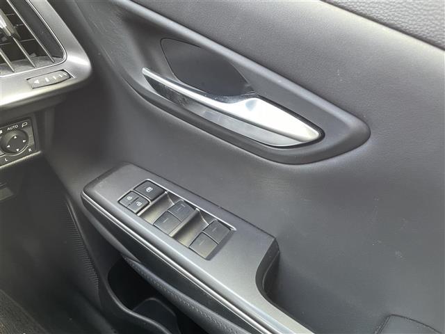 クラウンハイブリッド Ｓ　☆Ｂｌｕｅｔｏｏｔｈ接続　☆ＬＥＤライト　☆カーテンエアバック　☆電動格納ミラー　☆コーナーセンサー　☆クリアランスソナー　☆社外ドライブレコーダー（12枚目）