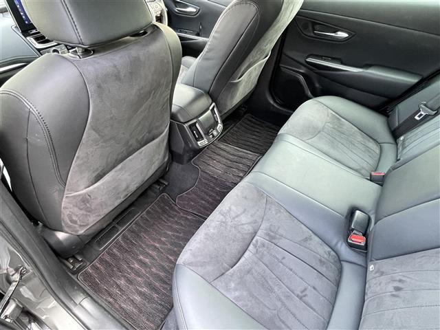 クラウンハイブリッド Ｓ　☆Ｂｌｕｅｔｏｏｔｈ接続　☆ＬＥＤライト　☆カーテンエアバック　☆電動格納ミラー　☆コーナーセンサー　☆クリアランスソナー　☆社外ドライブレコーダー（26枚目）