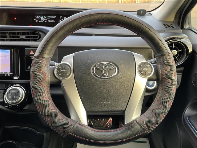 アクア Ｓ　バックカメラ　ＥＴＣ　フルセグＴＶ　オートライト　社外アルミ　Ｂｌｕｅｔｏｏｔｈ　前後コーナーセンサー　ＬＥＤヘッドライト　ＡＢＳ　横滑り防止　スマートキー（5枚目）