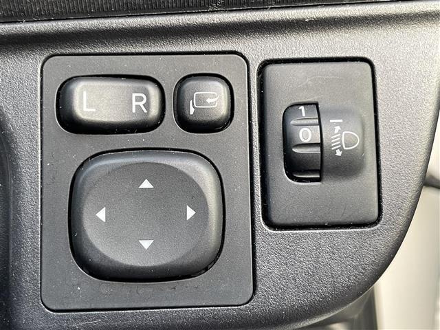 アクア Ｓ　バックカメラ　ＥＴＣ　フルセグＴＶ　オートライト　社外アルミ　Ｂｌｕｅｔｏｏｔｈ　前後コーナーセンサー　ＬＥＤヘッドライト　ＡＢＳ　横滑り防止　スマートキー（16枚目）