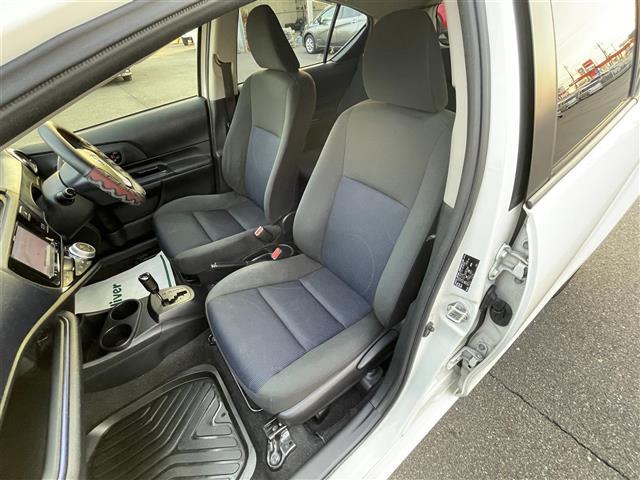 アクア Ｓ　バックカメラ　ＥＴＣ　フルセグＴＶ　オートライト　社外アルミ　Ｂｌｕｅｔｏｏｔｈ　前後コーナーセンサー　ＬＥＤヘッドライト　ＡＢＳ　横滑り防止　スマートキー（24枚目）