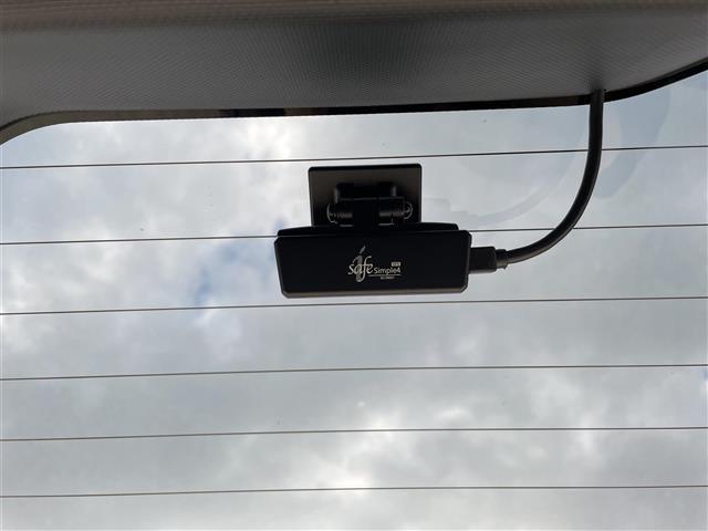 ヴォクシー ハイブリッドＺＳ　煌ＩＩ　純正１０インチナビＴＶ　両側パワースライドドア　前後ドライブレコーダー　シートヒーター　バックカメラ　ビルトインＥＴＣ　ＵＳＢ　オートマチックハイビーム　オートライト　レーンアシストキープ（4枚目）