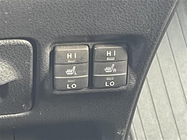 ヴォクシー ハイブリッドＺＳ　煌ＩＩ　純正１０インチナビＴＶ　両側パワースライドドア　前後ドライブレコーダー　シートヒーター　バックカメラ　ビルトインＥＴＣ　ＵＳＢ　オートマチックハイビーム　オートライト　レーンアシストキープ（6枚目）