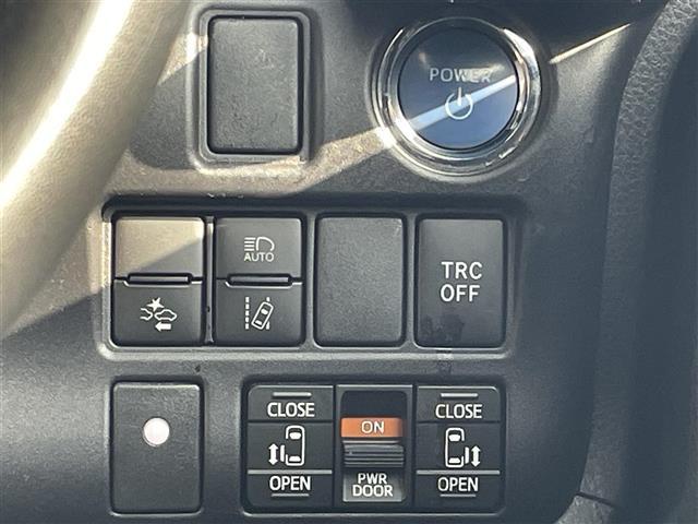 ヴォクシー ハイブリッドＺＳ　煌ＩＩ　純正１０インチナビＴＶ　両側パワースライドドア　前後ドライブレコーダー　シートヒーター　バックカメラ　ビルトインＥＴＣ　ＵＳＢ　オートマチックハイビーム　オートライト　レーンアシストキープ（8枚目）