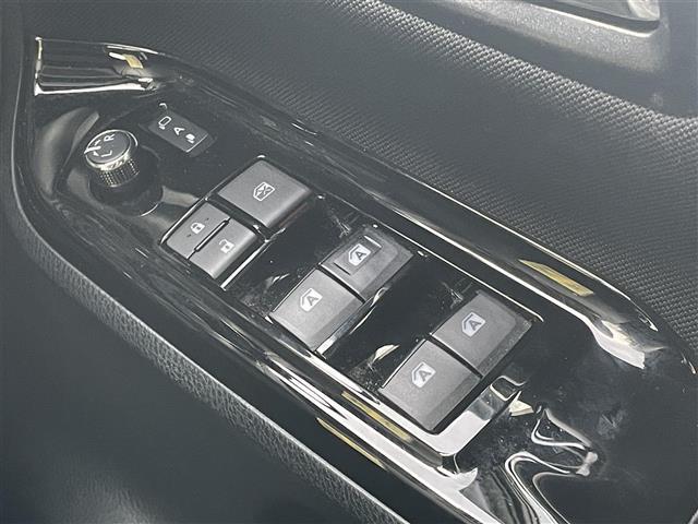 ヴォクシー ハイブリッドＺＳ　煌ＩＩ　純正１０インチナビＴＶ　両側パワースライドドア　前後ドライブレコーダー　シートヒーター　バックカメラ　ビルトインＥＴＣ　ＵＳＢ　オートマチックハイビーム　オートライト　レーンアシストキープ（13枚目）